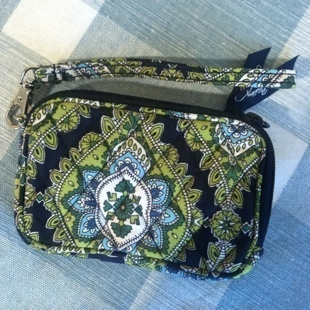 Vera Bradley Wristlet NWOT - Picture 1 of 2